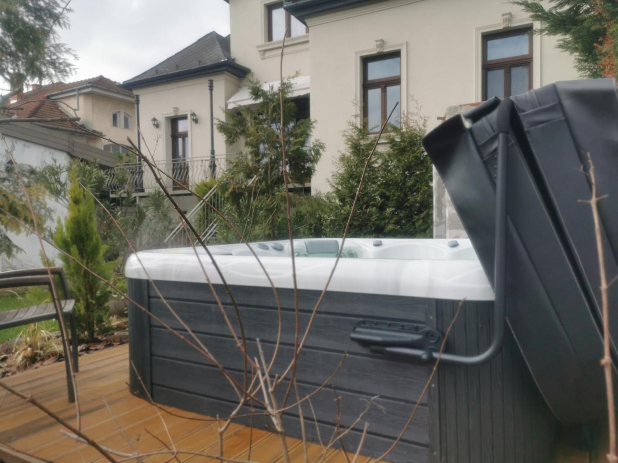 Kuria Apartman With Private Jacuzzi And Pool Budapest Exterior photo