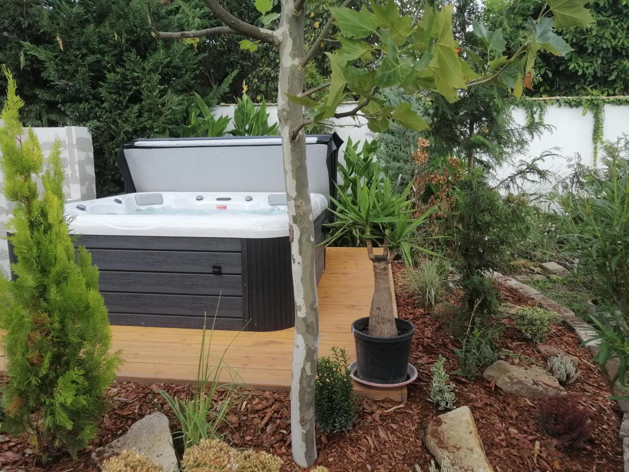 Kuria Apartman With Private Jacuzzi And Pool Budapest Exterior photo