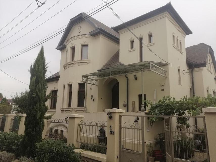 Kuria Apartman With Private Jacuzzi And Pool Budapest Exterior photo