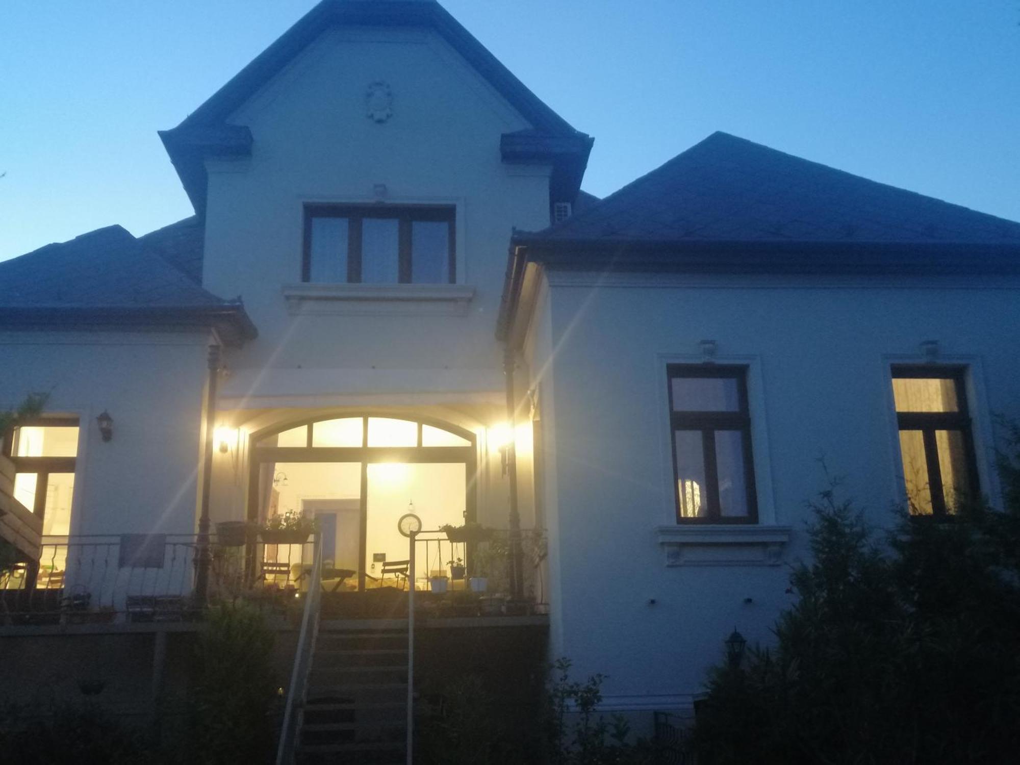 Kuria Apartman With Private Jacuzzi And Pool Budapest Exterior photo