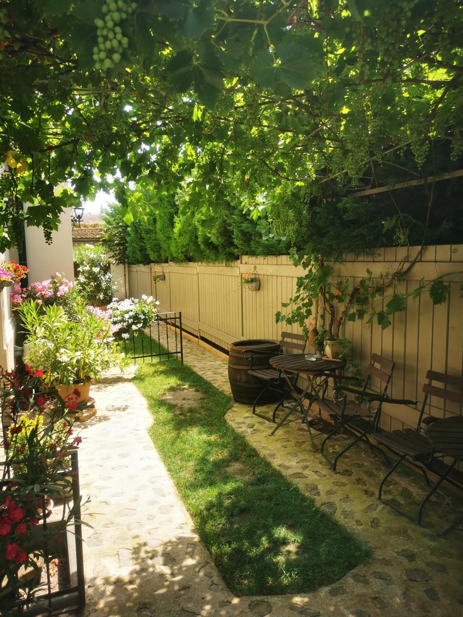 Kuria Apartman With Private Jacuzzi And Pool Budapest Exterior photo