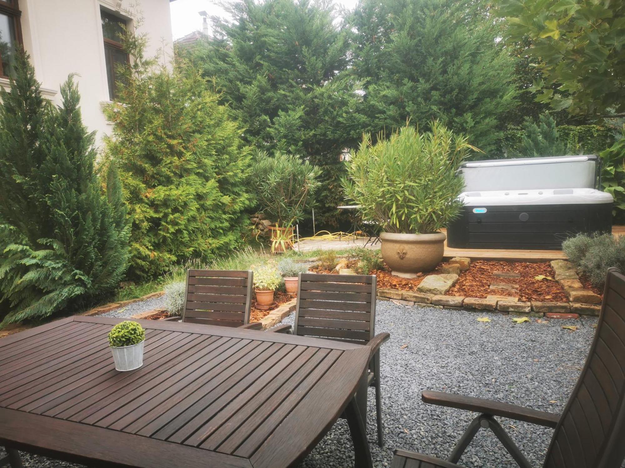 Kuria Apartman With Private Jacuzzi And Pool Budapest Exterior photo